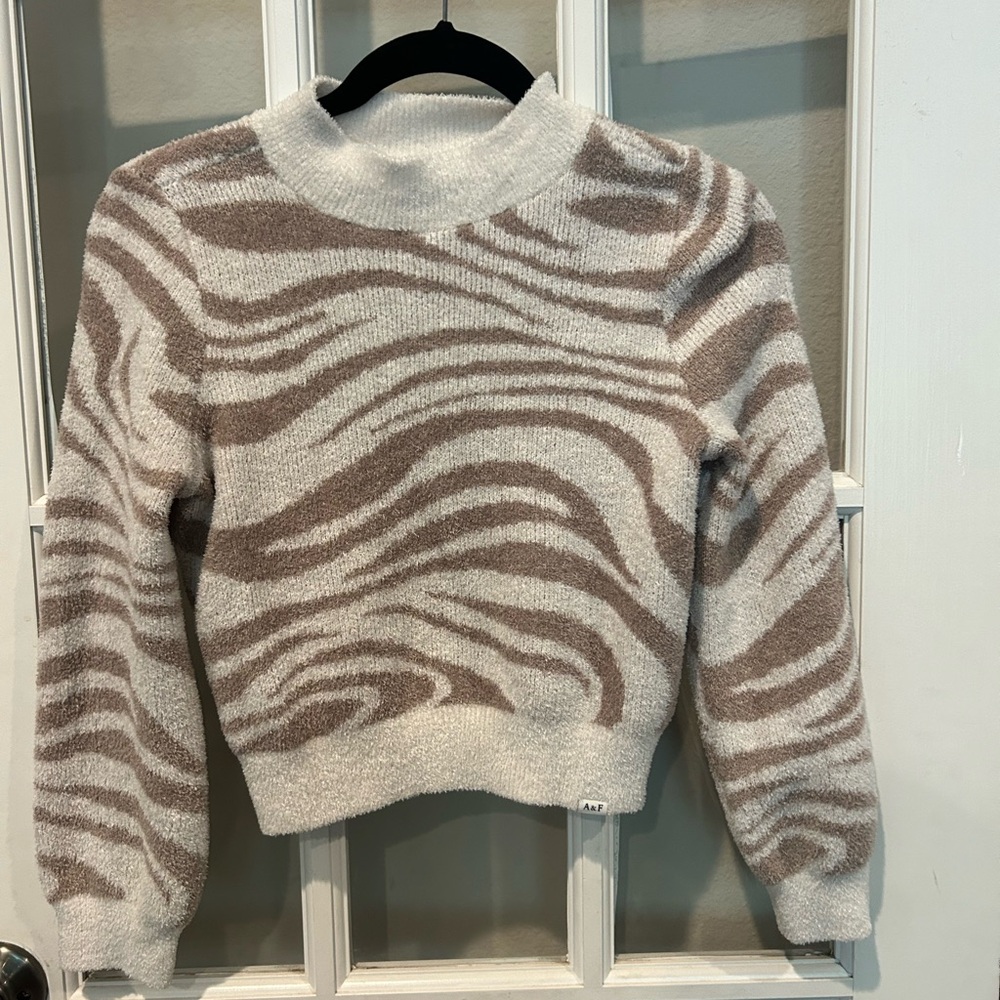 Cozy Girls Abercrombie Sweater